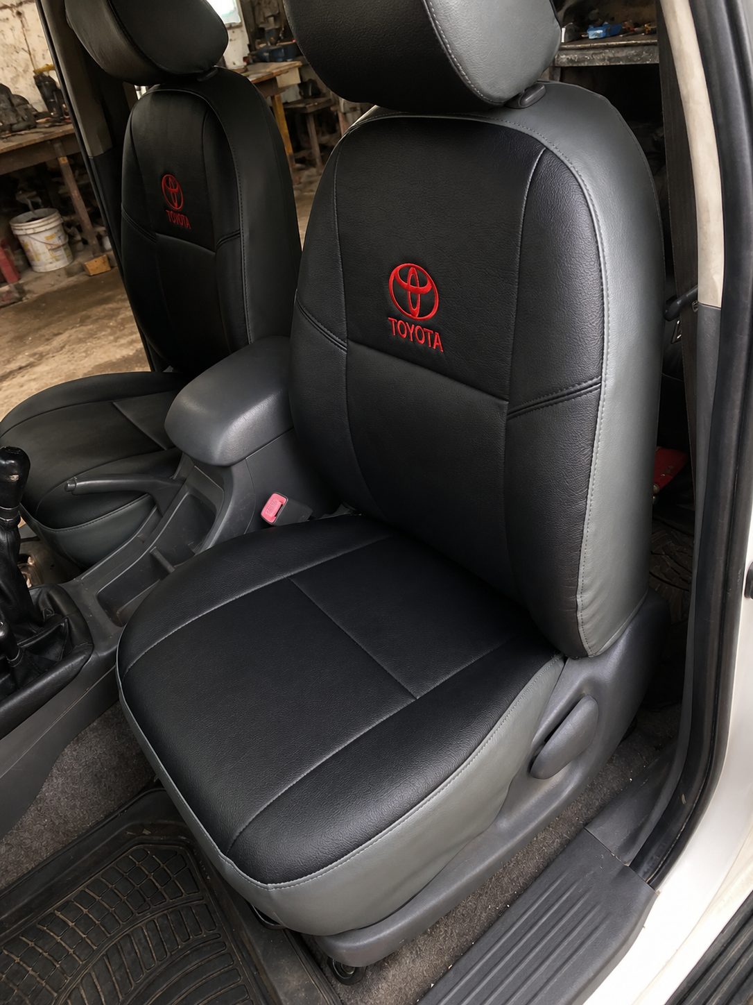 Toyota seat covers with embroidered logo, fitted